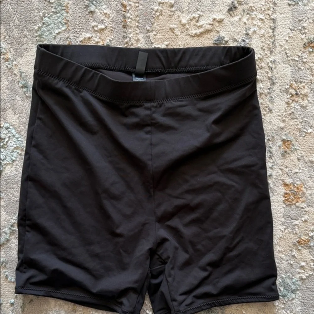 Skims mid waist swim short